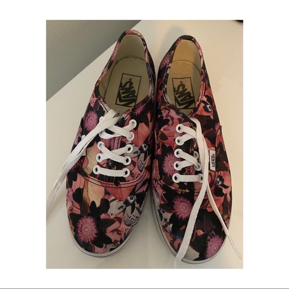 Vans off the Wall canvas floral lace ups shoes - Picture 2 of 7